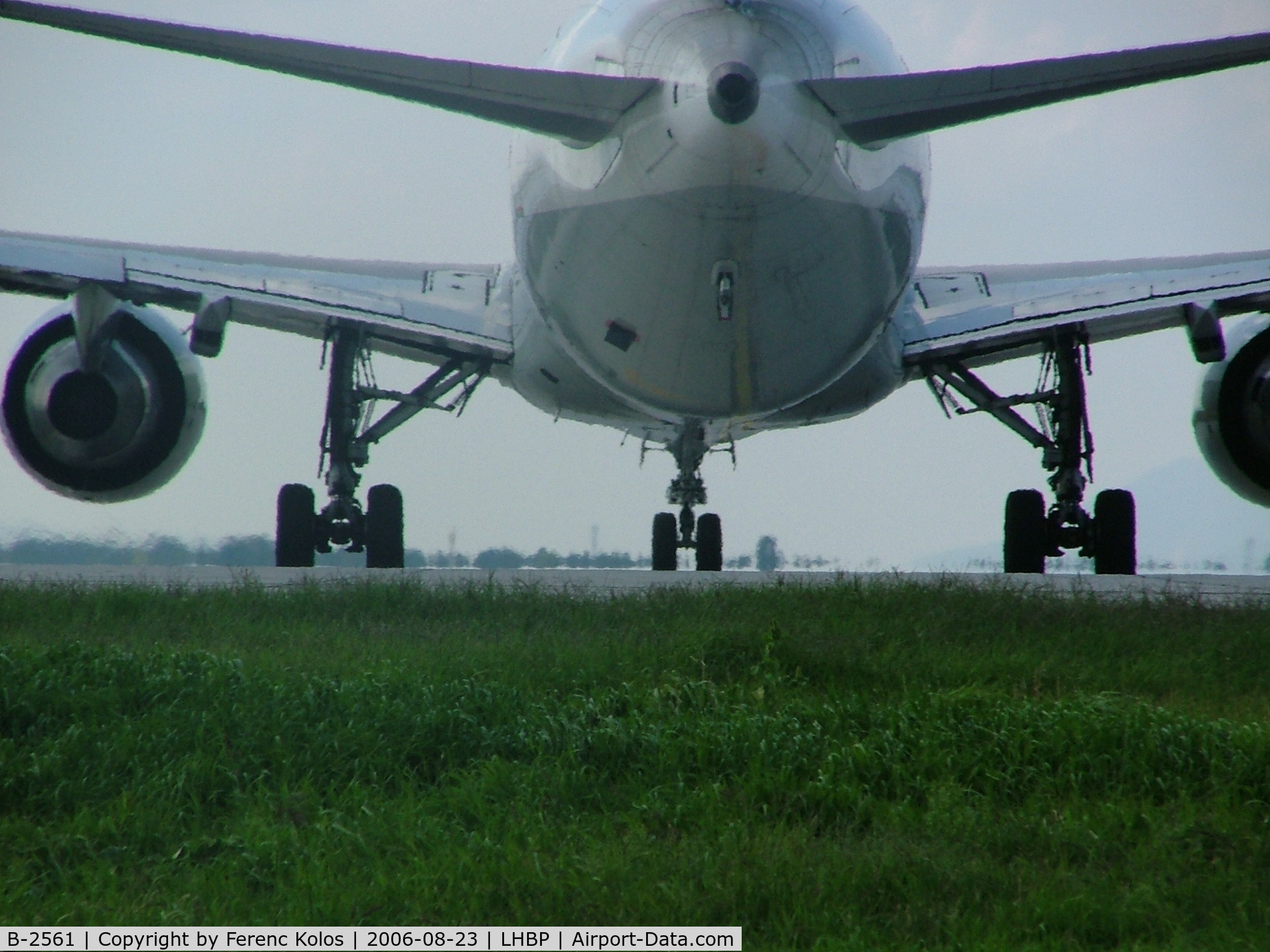 B-2561, 1992 Boeing 767-375F/ER C/N 25865, Ferihegy