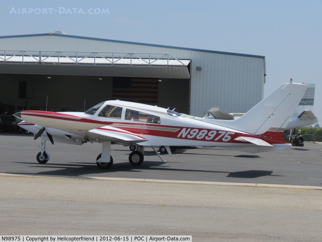 N98975, 1976 Cessna T310R C/N 310R0672, Parked at Howard Aviation