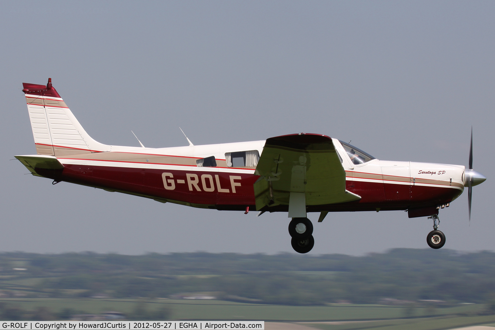 G-ROLF, 1980 Piper PA-32R-301 Saratoga SP C/N 32R-8113018, Coming in to land on runway 08.