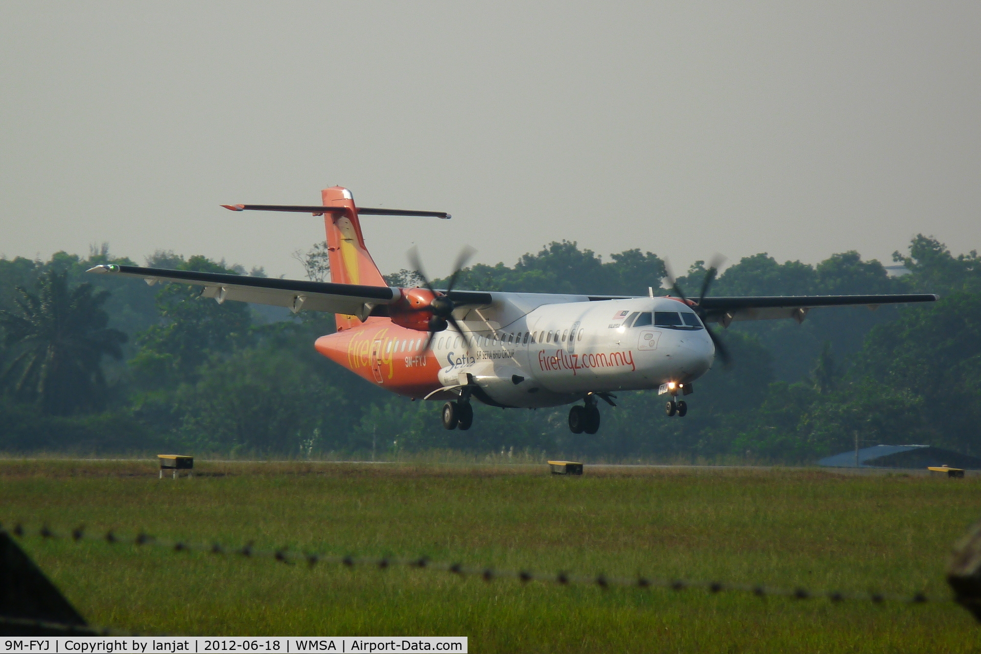 9M-FYJ, 2011 ATR 72-212A C/N 941, Nice Landing