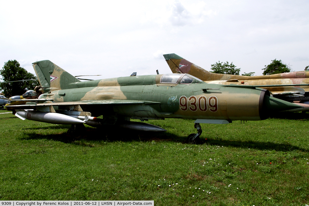9309, 1974 Mikoyan-Gurevich MiG-21MF C/N 969309, Szolnok