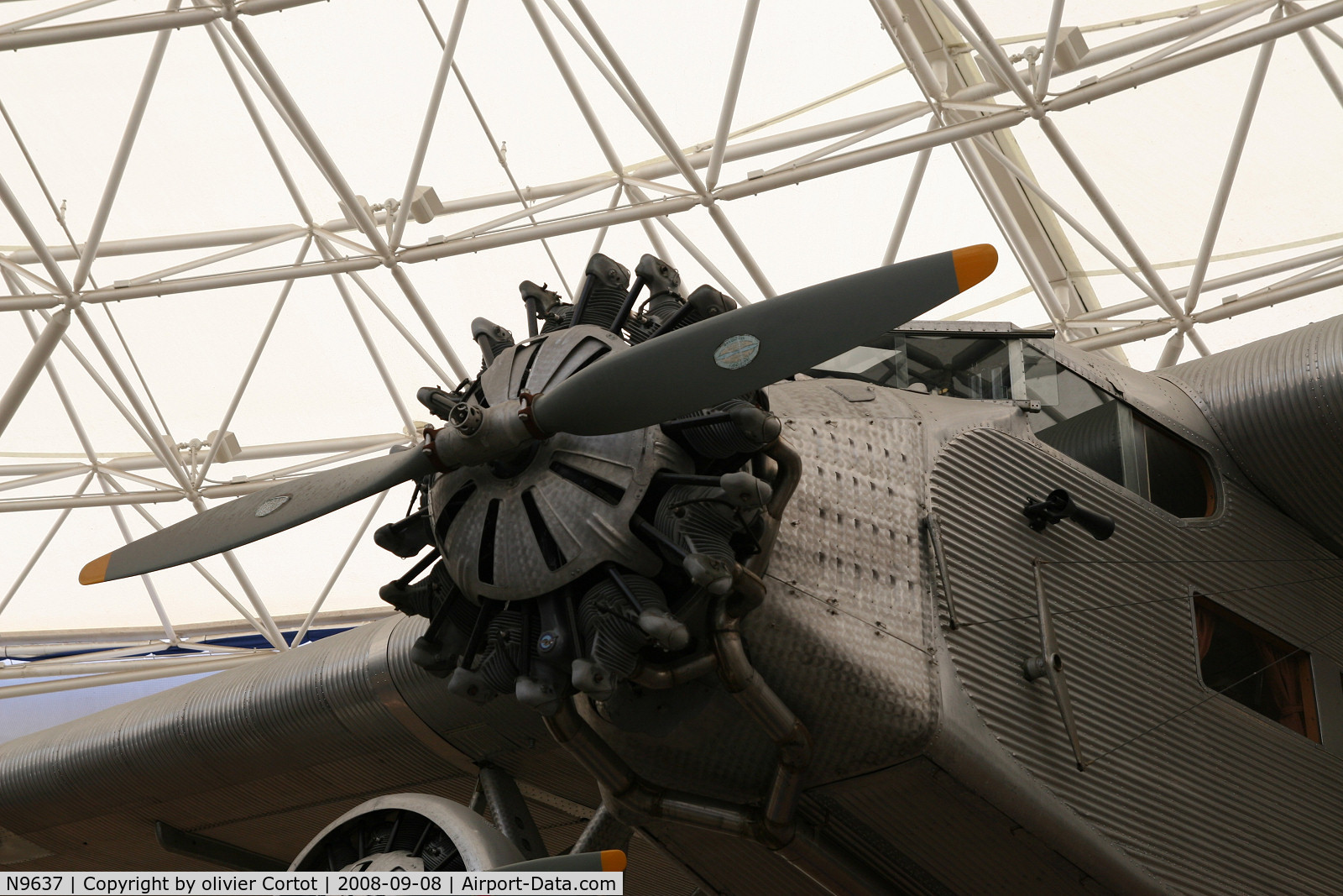 N9637, 1928 Ford 5-AT-B Tri-Motor C/N 11, nose close-up