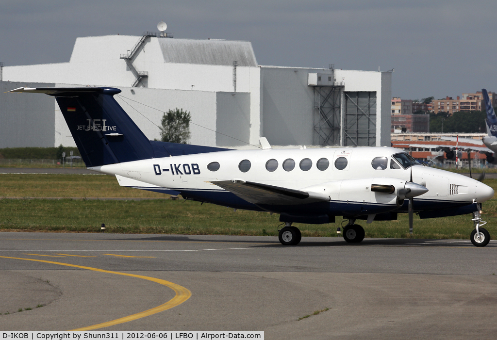 D-IKOB, 1981 Beech B200 King Air King Air C/N BB-921, Taxiing to the General Aviation area...