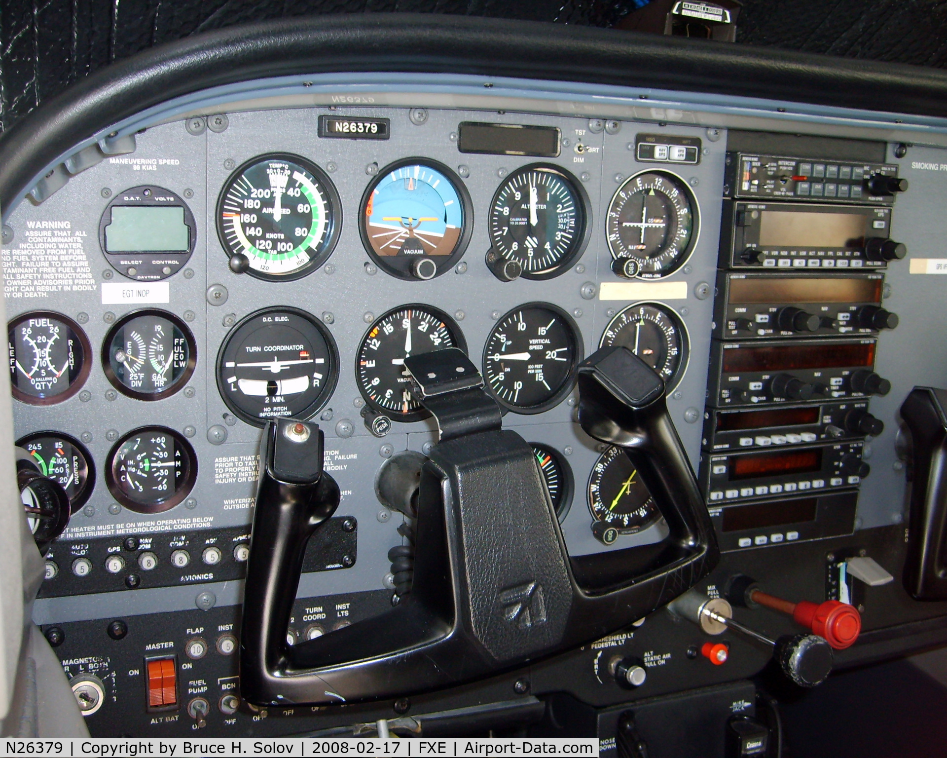 N26379, 1998 Cessna 172R C/N 17280573, The cockpit of a Cessna 172R