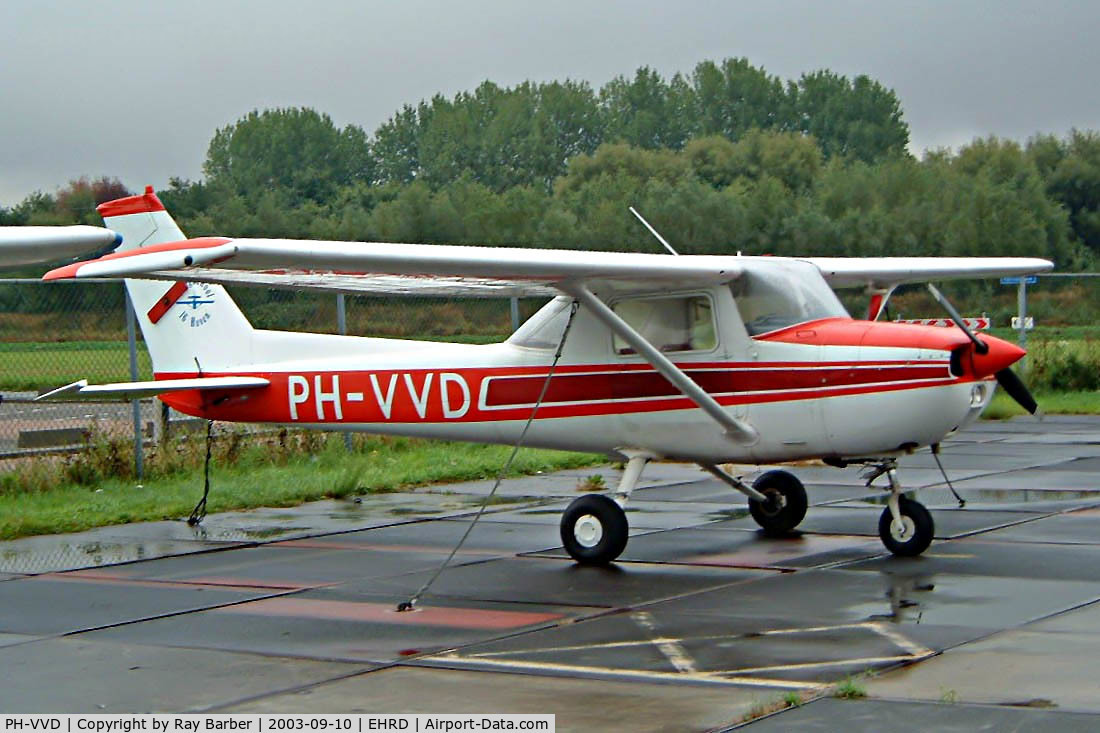 PH-VVD, Reims F150M C/N 1372, R/Cessna F.150M [1372] Rotterdam~PH 10/09/2010
