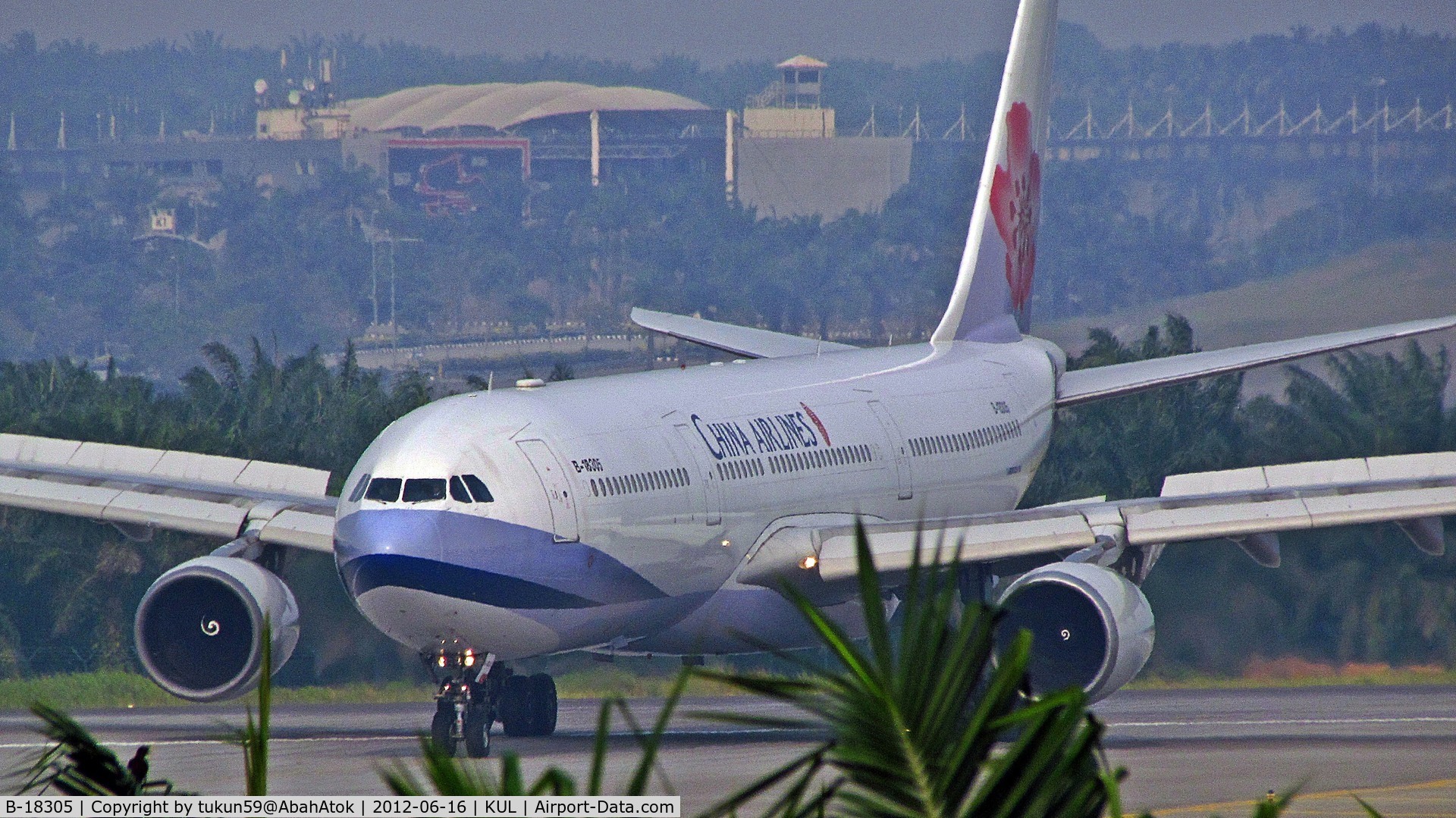 B-18305, 2005 Airbus A330-302 C/N 671, China Airlines