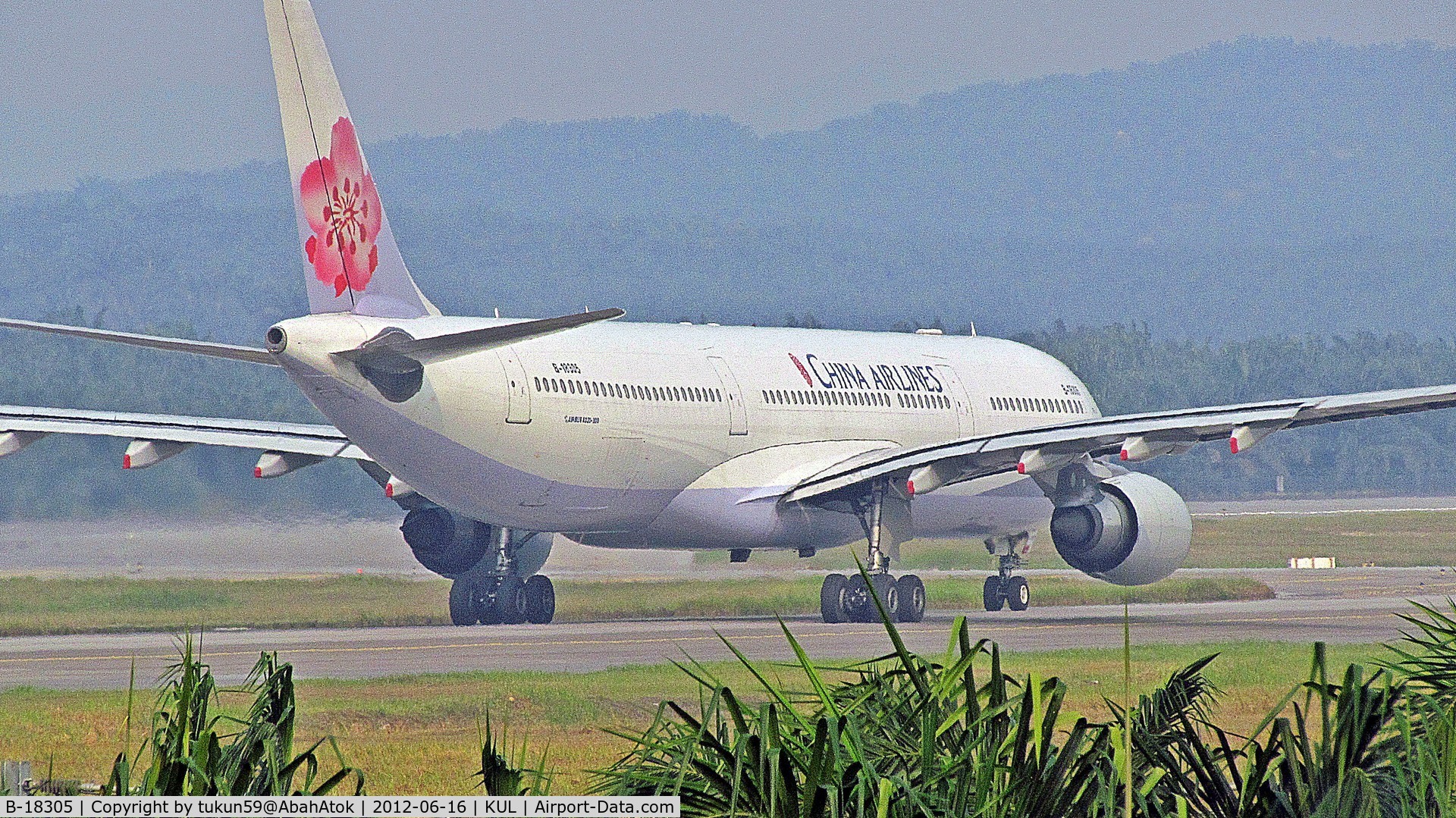 B-18305, 2005 Airbus A330-302 C/N 671, China Airlines
