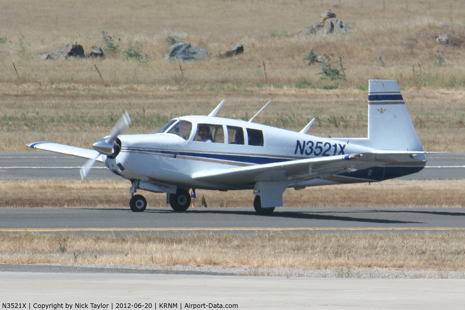 N3521X, 1966 Mooney M20F Executive C/N 670059, Taxiing to the transient ramp