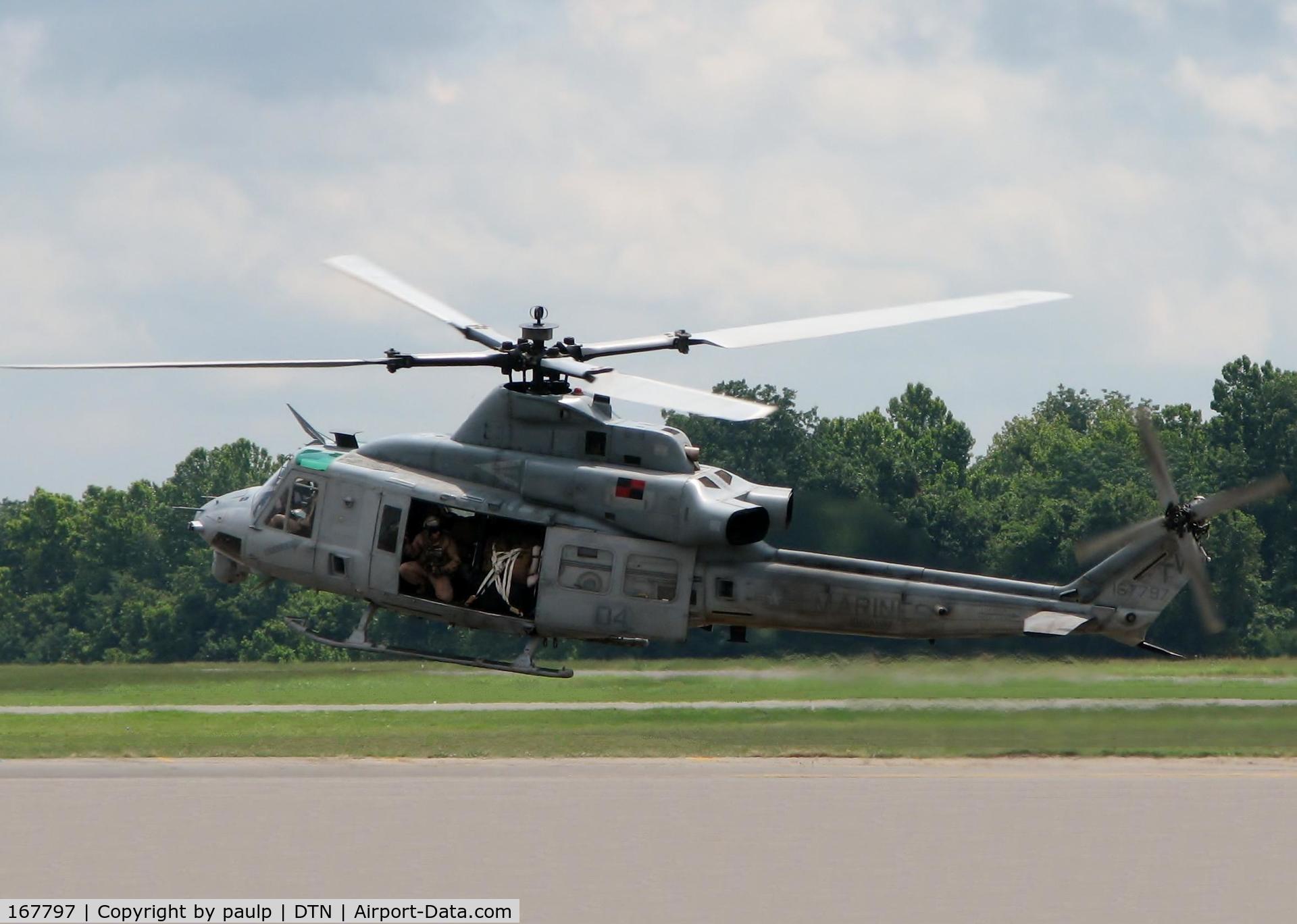 167797, Bell UH-1Y Venom C/N 55105/Y17, Departing Downtown Shreveport.