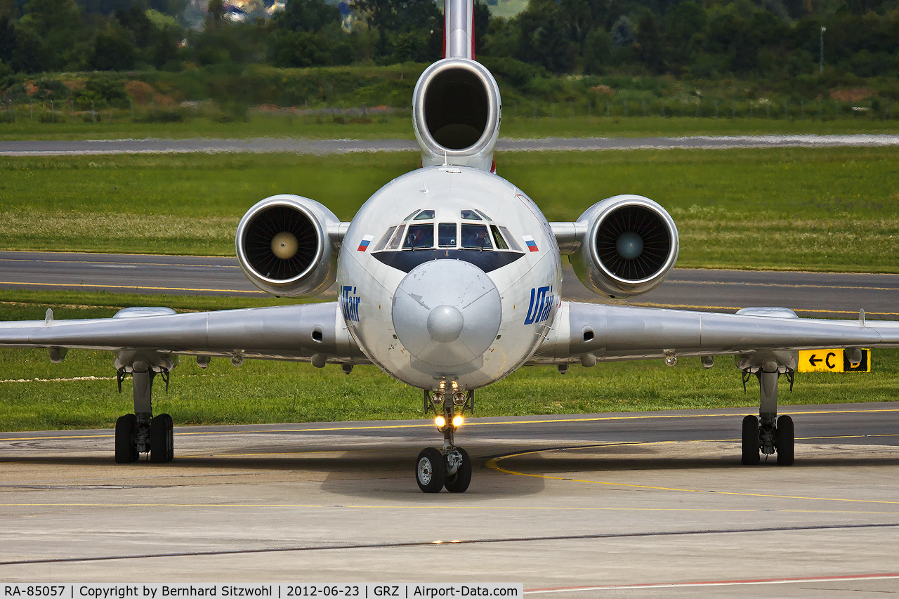 RA-85057, 1989 Tupolev Tu-154M C/N 07A1001, Front view taxiing.