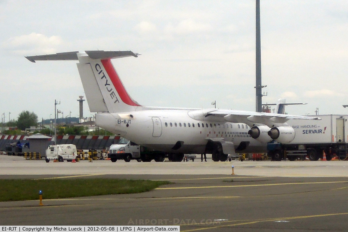EI-RJT, 2000 British Aerospace Avro 146-RJ85A C/N E2366, At Charles de Gaulle