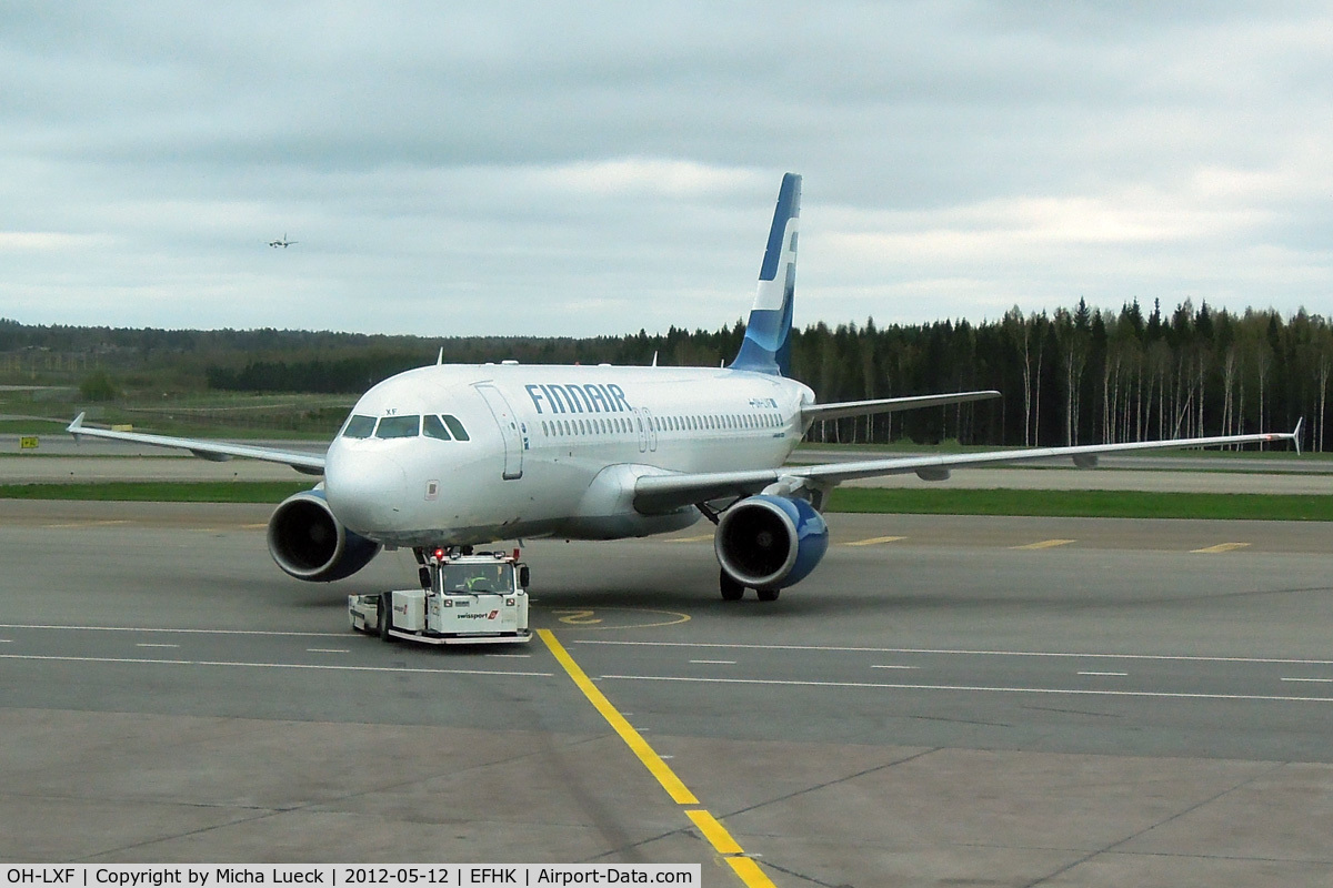 OH-LXF, 2002 Airbus A320-214 C/N 1712, At Helsinki