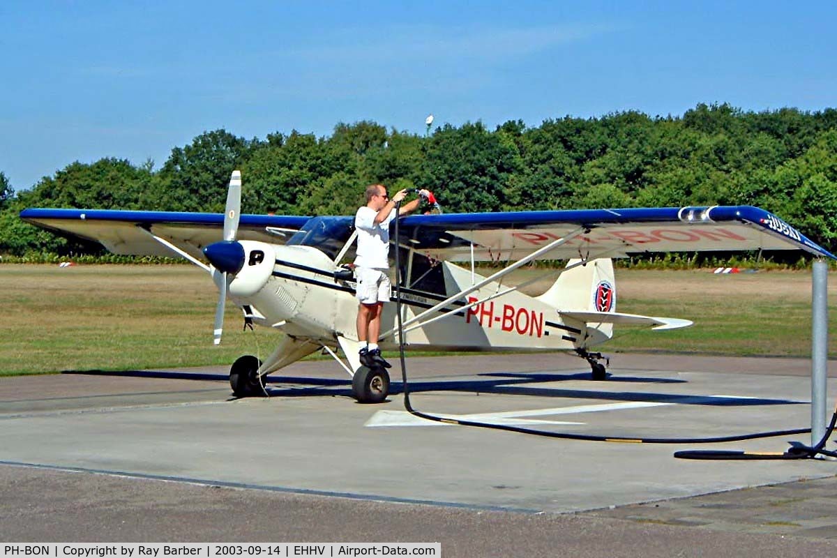 PH-BON, 1992 Aviat A-1 Husky C/N 1212, Seen being refueled.