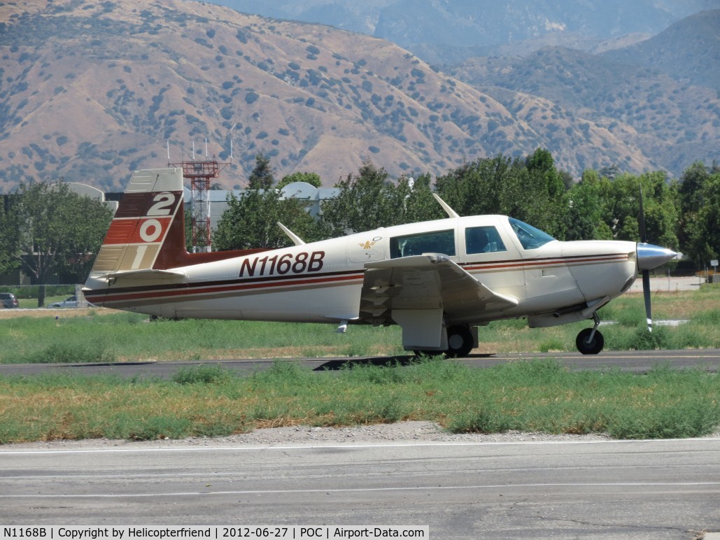 N1168B, 1982 Mooney M20J 201 C/N 24-1303, On taxiway Sierra heading towards 26L