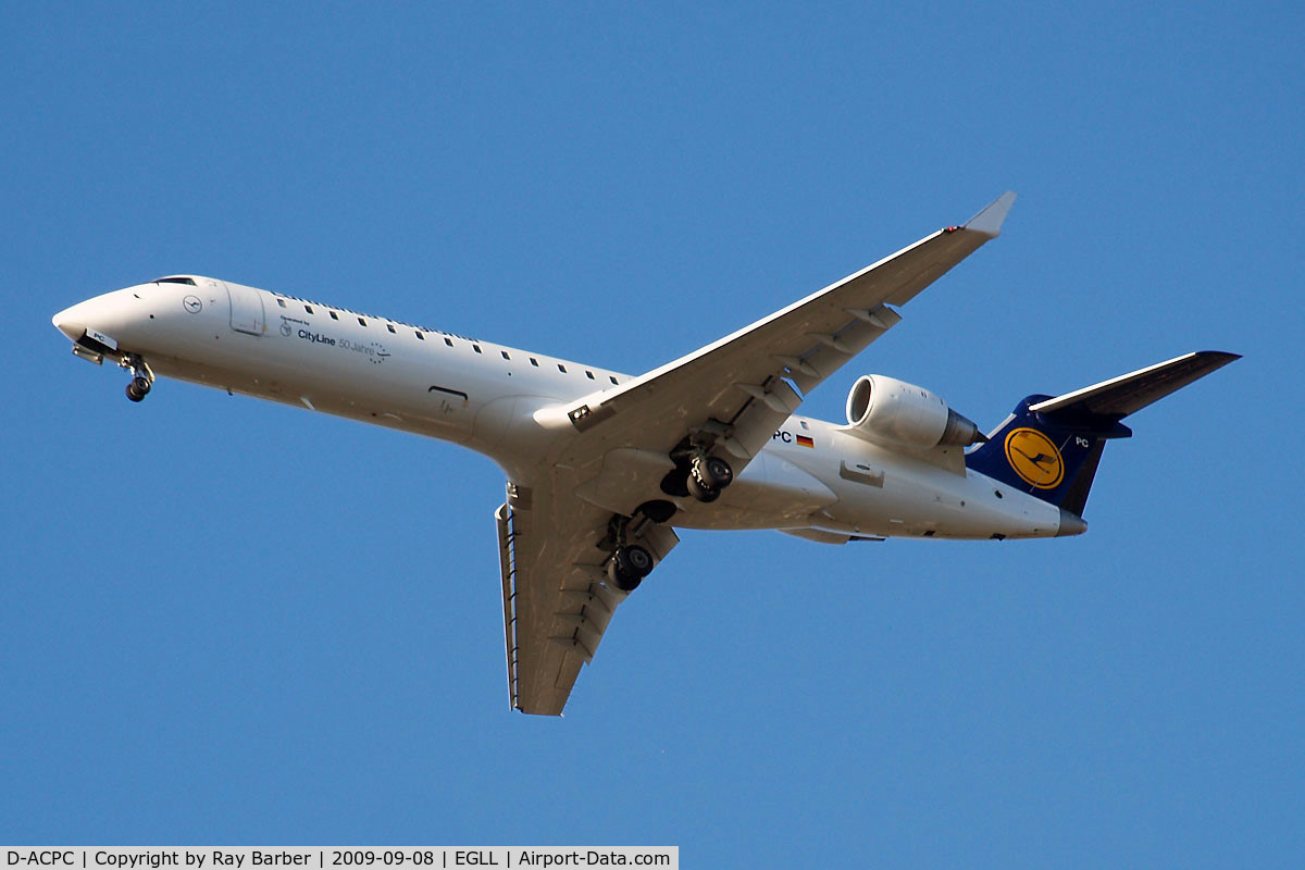 D-ACPC, 2001 Canadair CRJ-701ER (CL-600-2C10) Regional Jet C/N 10014, Canadair CRJ-700 [10014] (Lufthansa Regional) Home~G 08/09/2009. Seen on approach 27R.