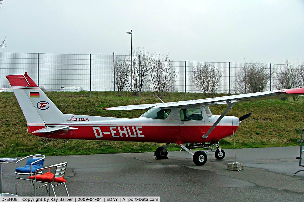 D-EHUE, Cessna 152 C/N 15282964, Seen here.