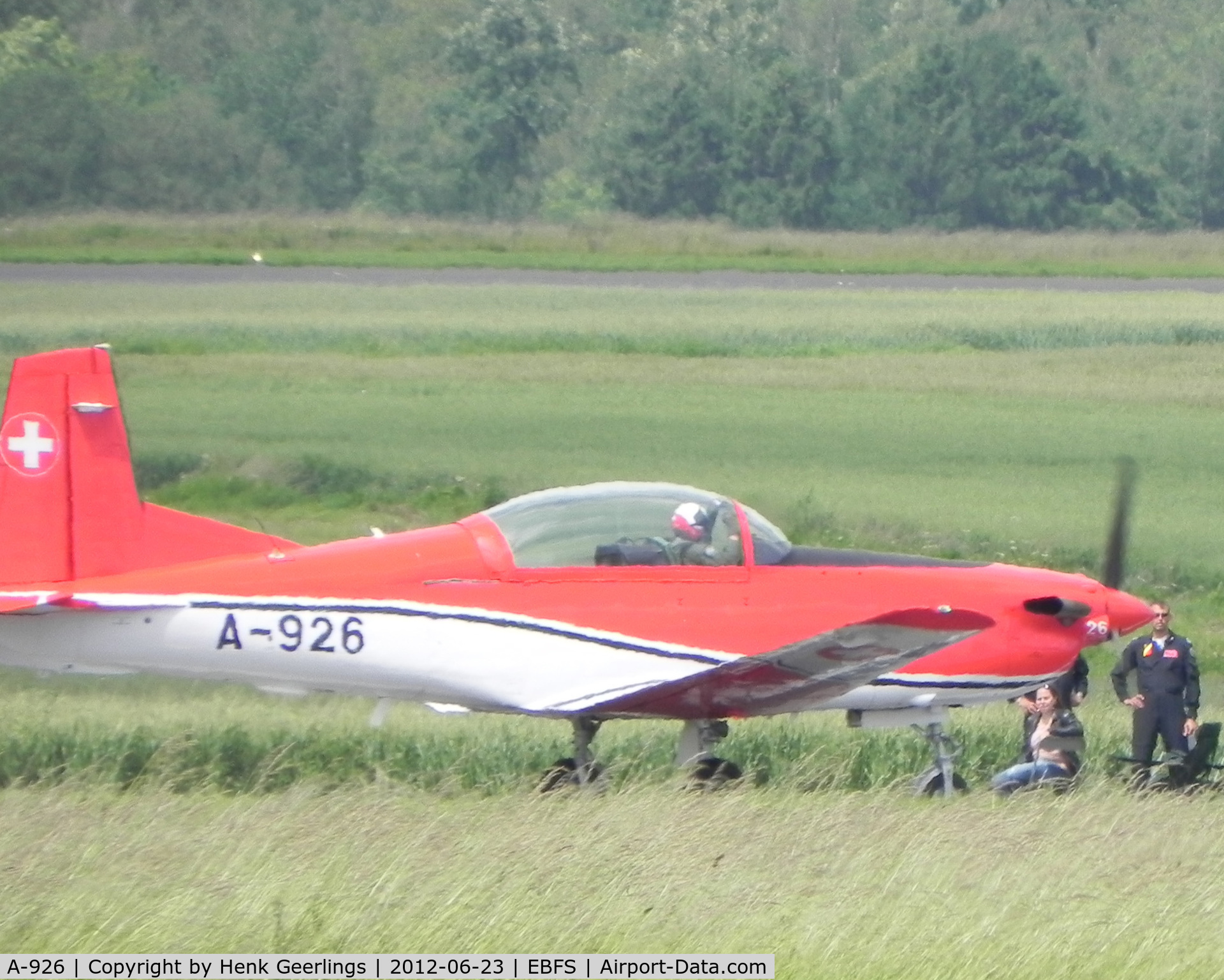 A-926, 1983 Pilatus PC-7 Turbo Trainer C/N 334, Florennes Int'l Airshow - June 2012 ; 

Swiss AF PC-7 Team