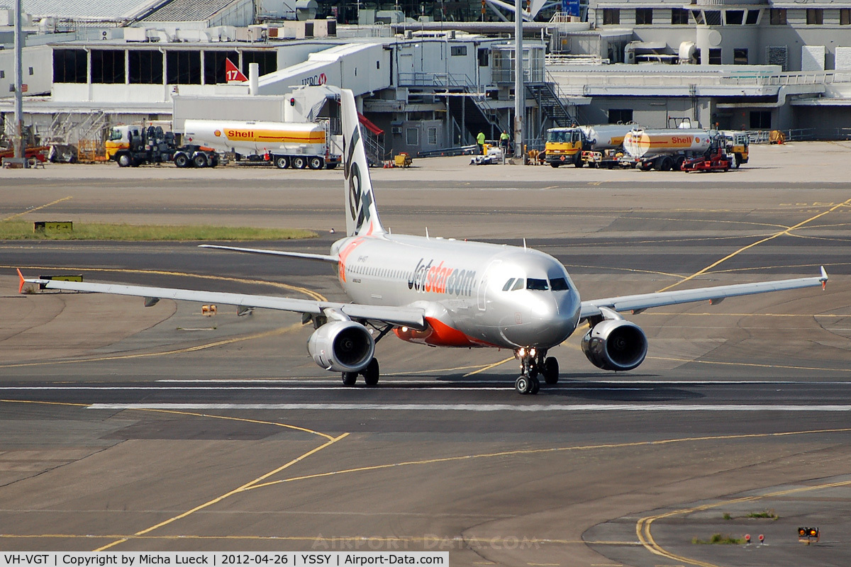 VH-VGT, 2009 Airbus A320-232 C/N 4178, At Sydney