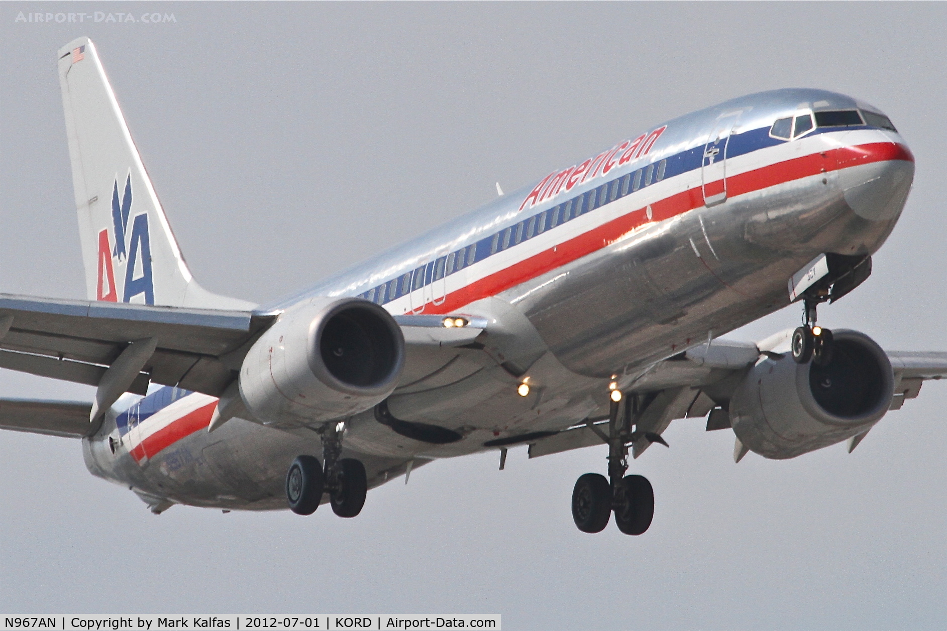 N967AN, 2001 Boeing 737-823 C/N 29545, American Airlines Boeing 737-823, AAL892 arriving from KSFO, RWY 14R approach KORD.