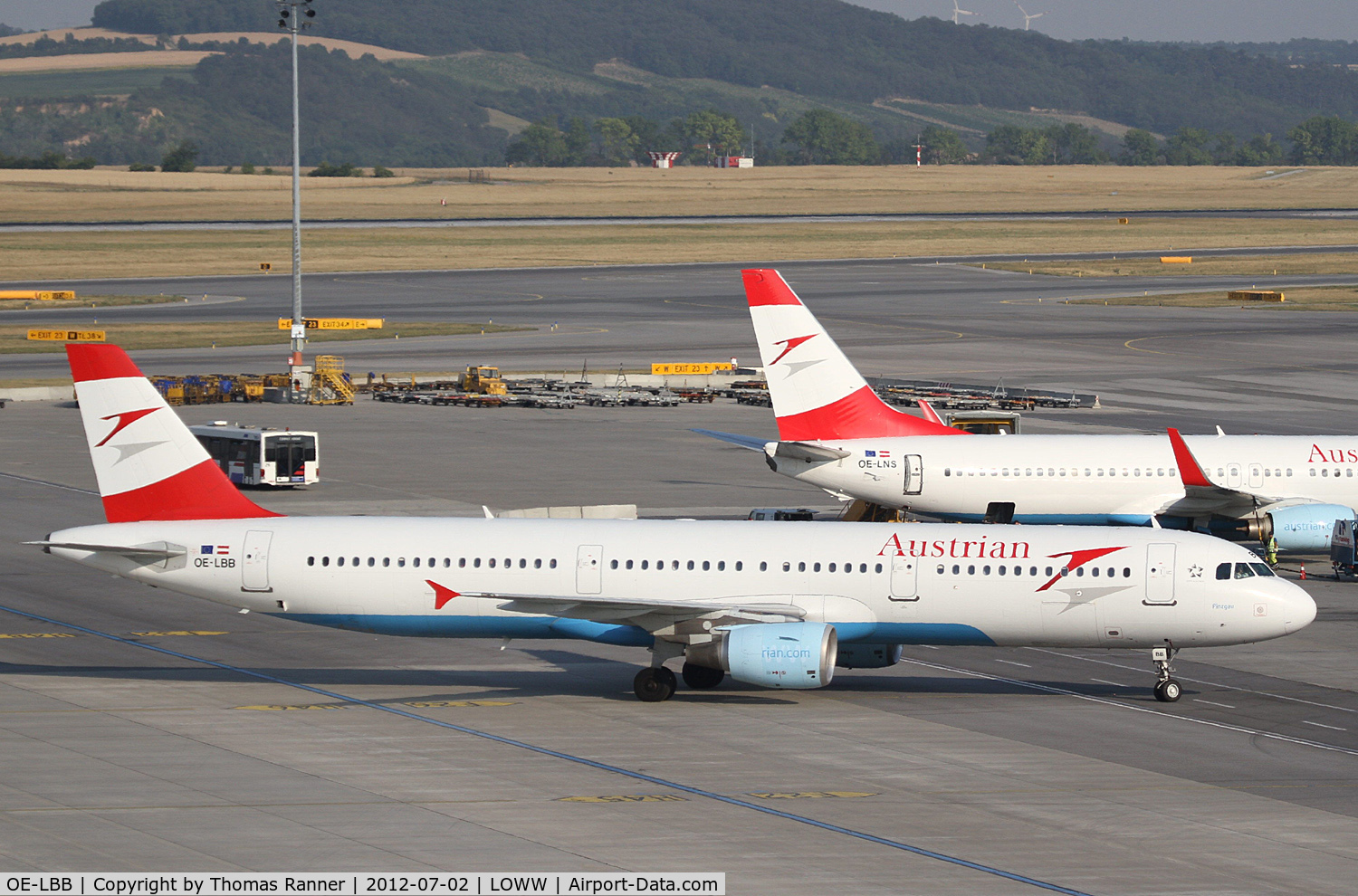 OE-LBB, 1995 Airbus A321-111 C/N 570, Austrian Airlines Airbus A321