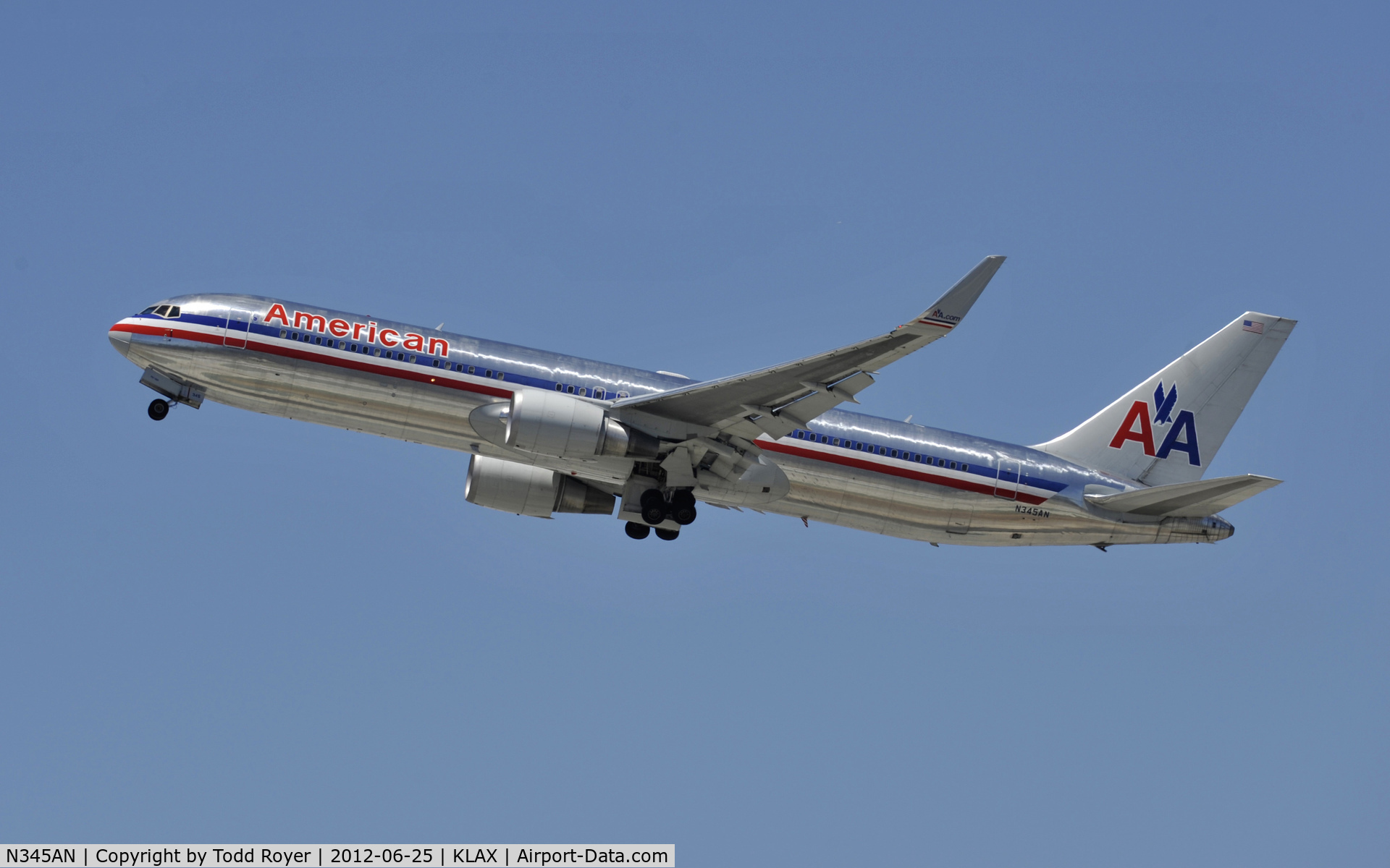 N345AN, 2003 Boeing 767-323(ER) C/N 33084, Departing LAX on 25R