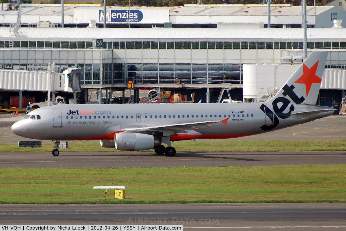 VH-VQH, 2006 Airbus A320-232 C/N 2766, At Sydney