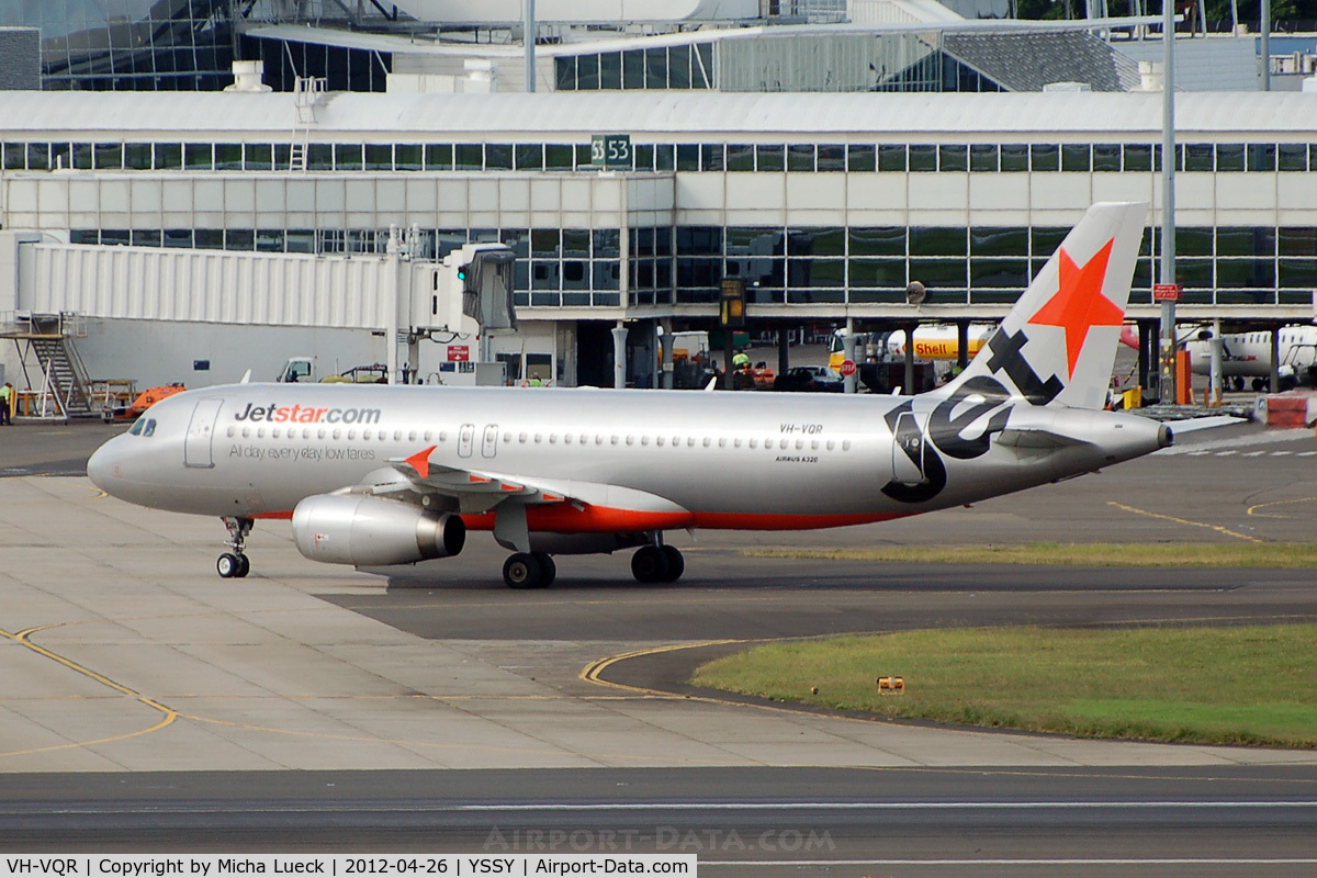 VH-VQR, 2005 Airbus A320-232 C/N 2526, At Sydney