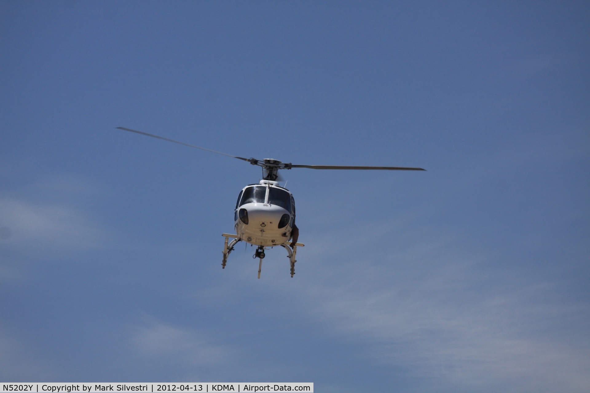 N5202Y, 1998 Eurocopter AS-350B-2 Ecureuil Ecureuil C/N 3085, Davis Monthan Airshow Practice Day