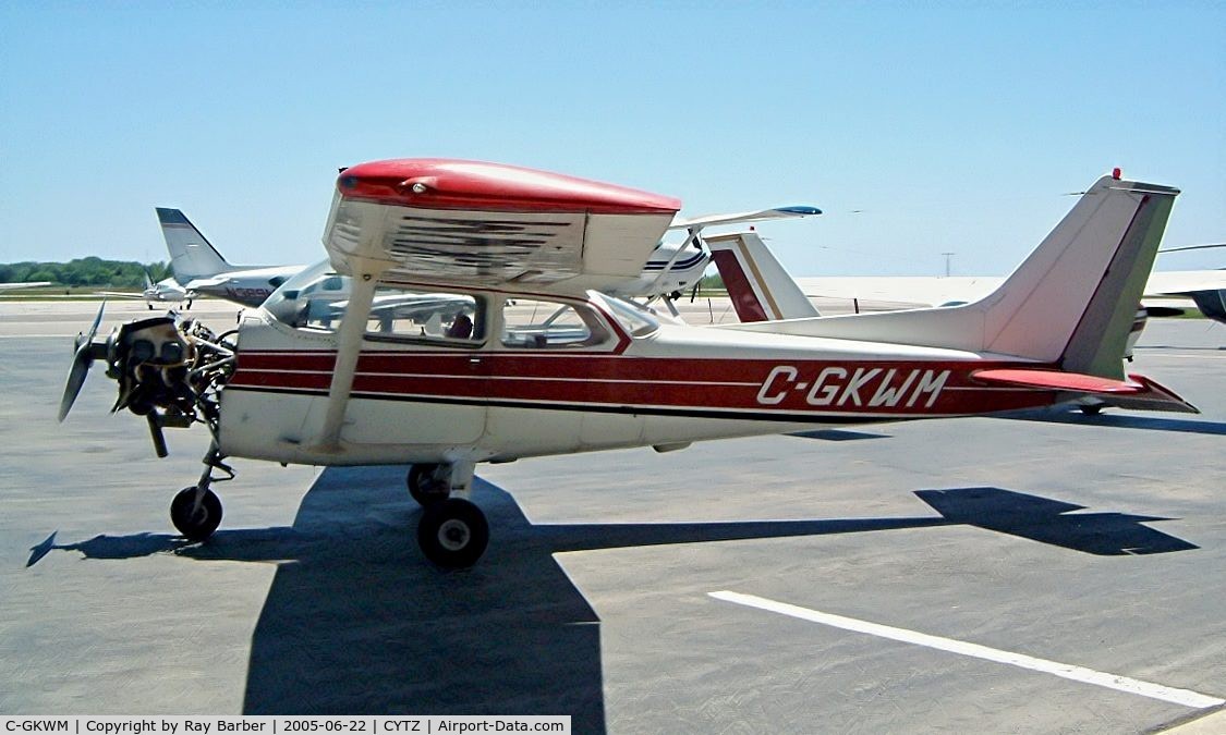 C-GKWM, 1976 Cessna 172N C/N 17268434, Cessna 172N Skyhawk [172-68434] Toronto-City Centre~C 22/06/2005
