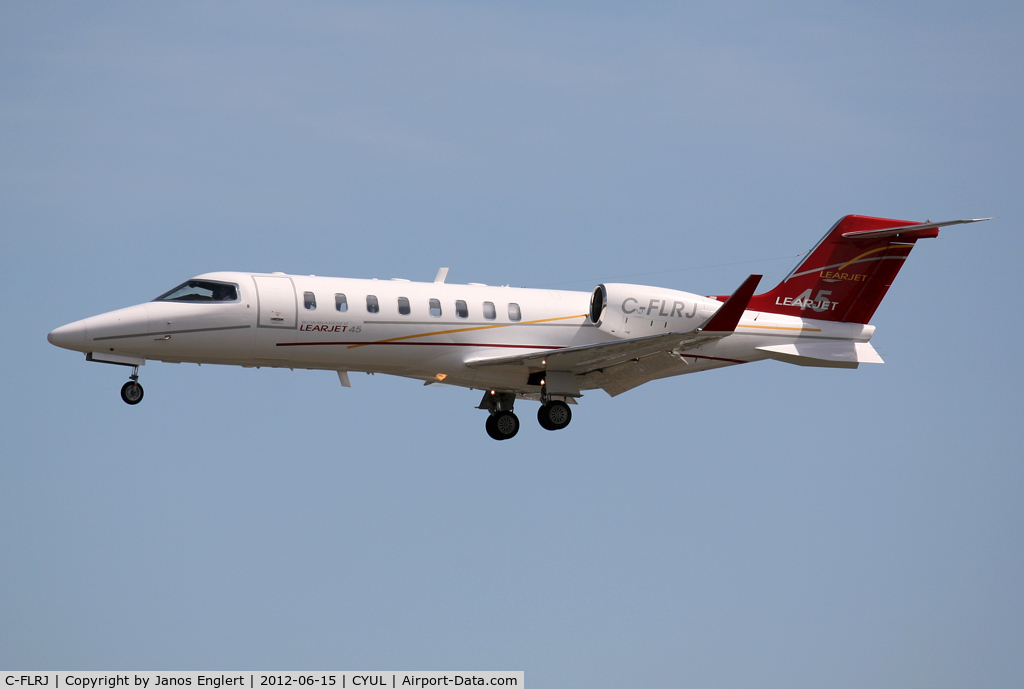 C-FLRJ, 2001 Learjet 45 C/N 45-156, Shortly before landing on Runway #06R