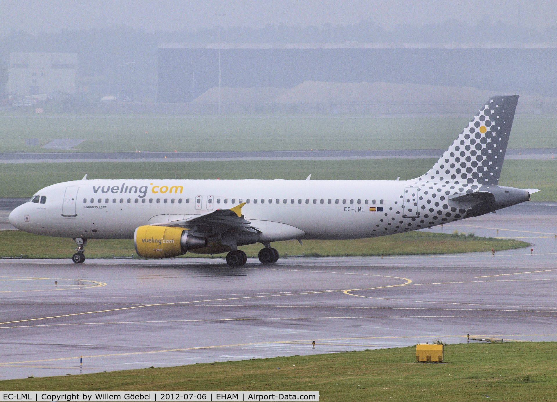 EC-LML, 2011 Airbus A320-214 C/N 4742, Taxi to runway 24 of Schiphol Airport