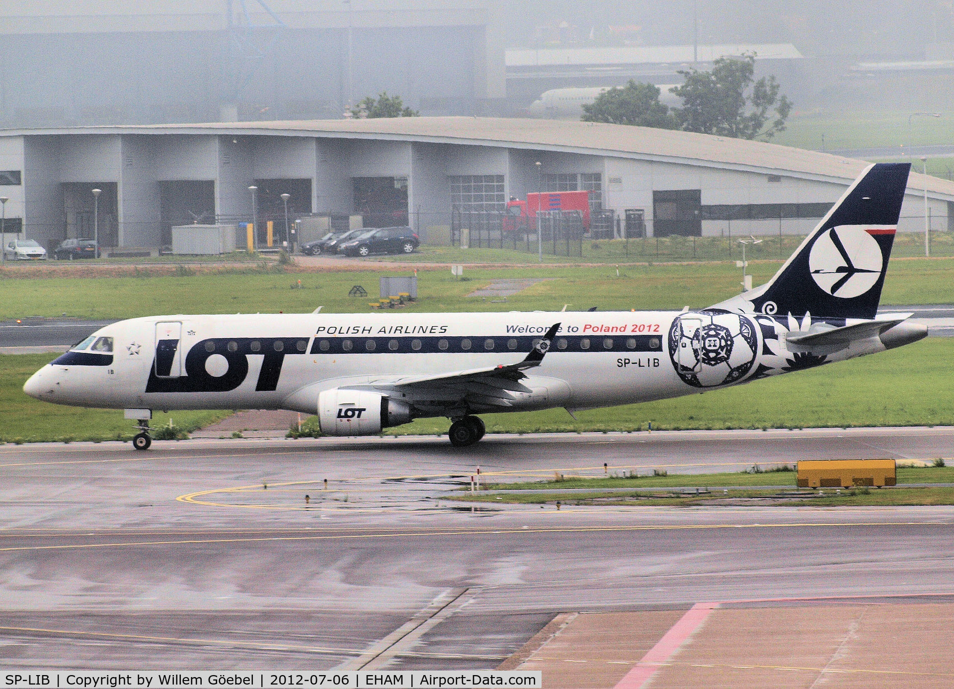 SP-LIB, 2006 Embraer 175STD (ERJ-170-200STD) C/N 17000132, Taxi to runway 24 of Schiphol Airport WITH THE EK STICKER