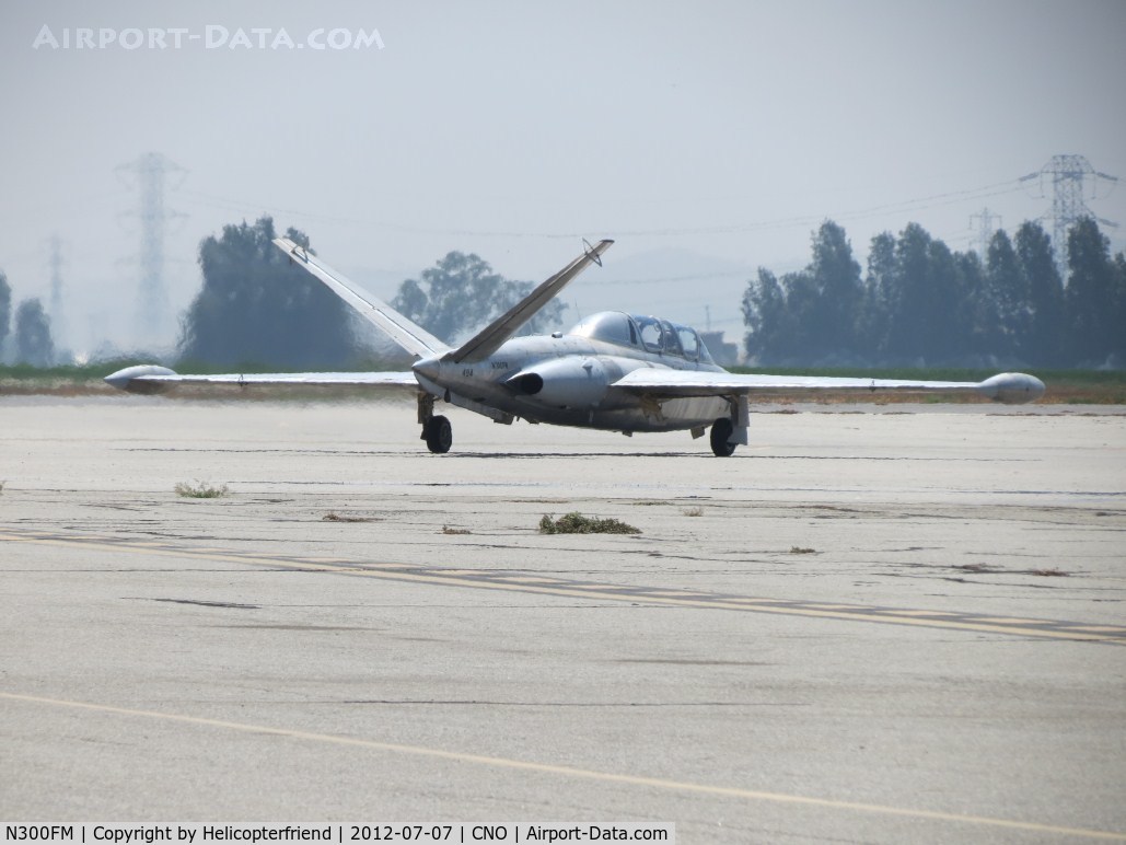 N300FM, Fouga CM-170R Magister C/N 494, Taxiing to 26R