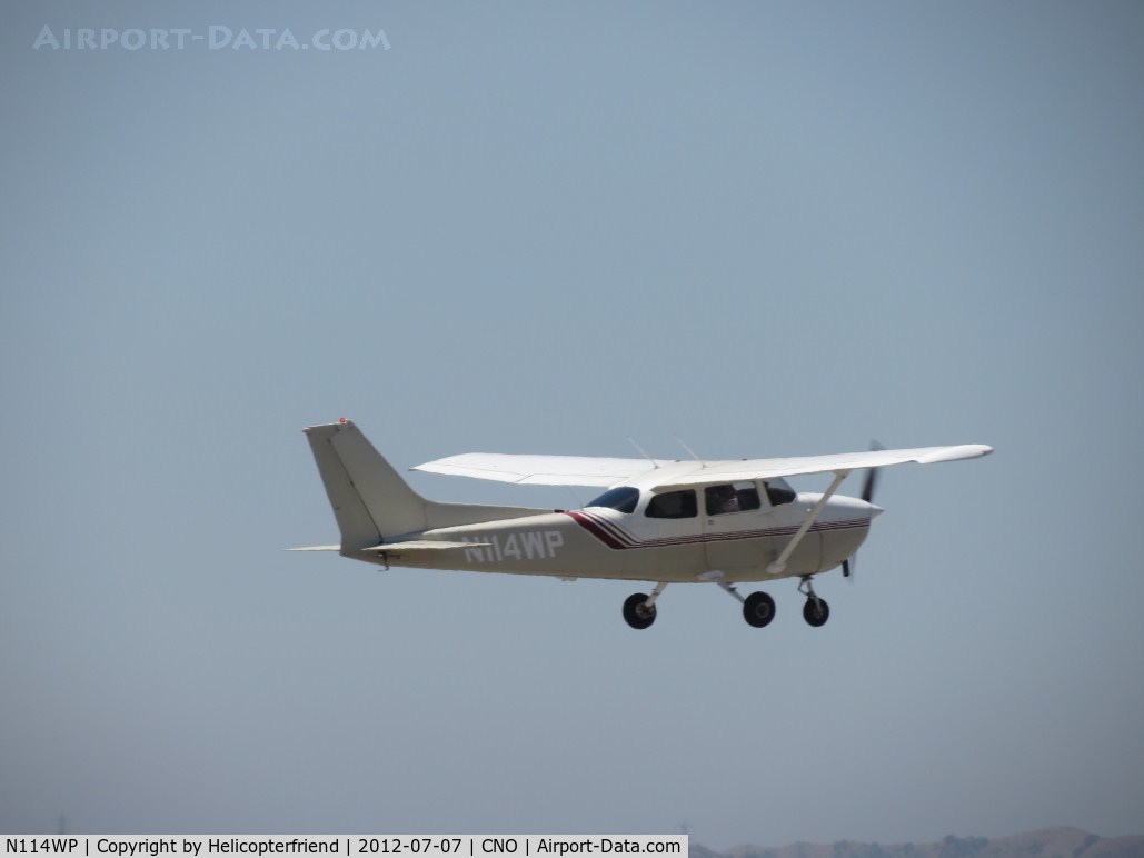 N114WP, 1976 Cessna 172N C/N 17267603, Taking off from 26L and climbing out