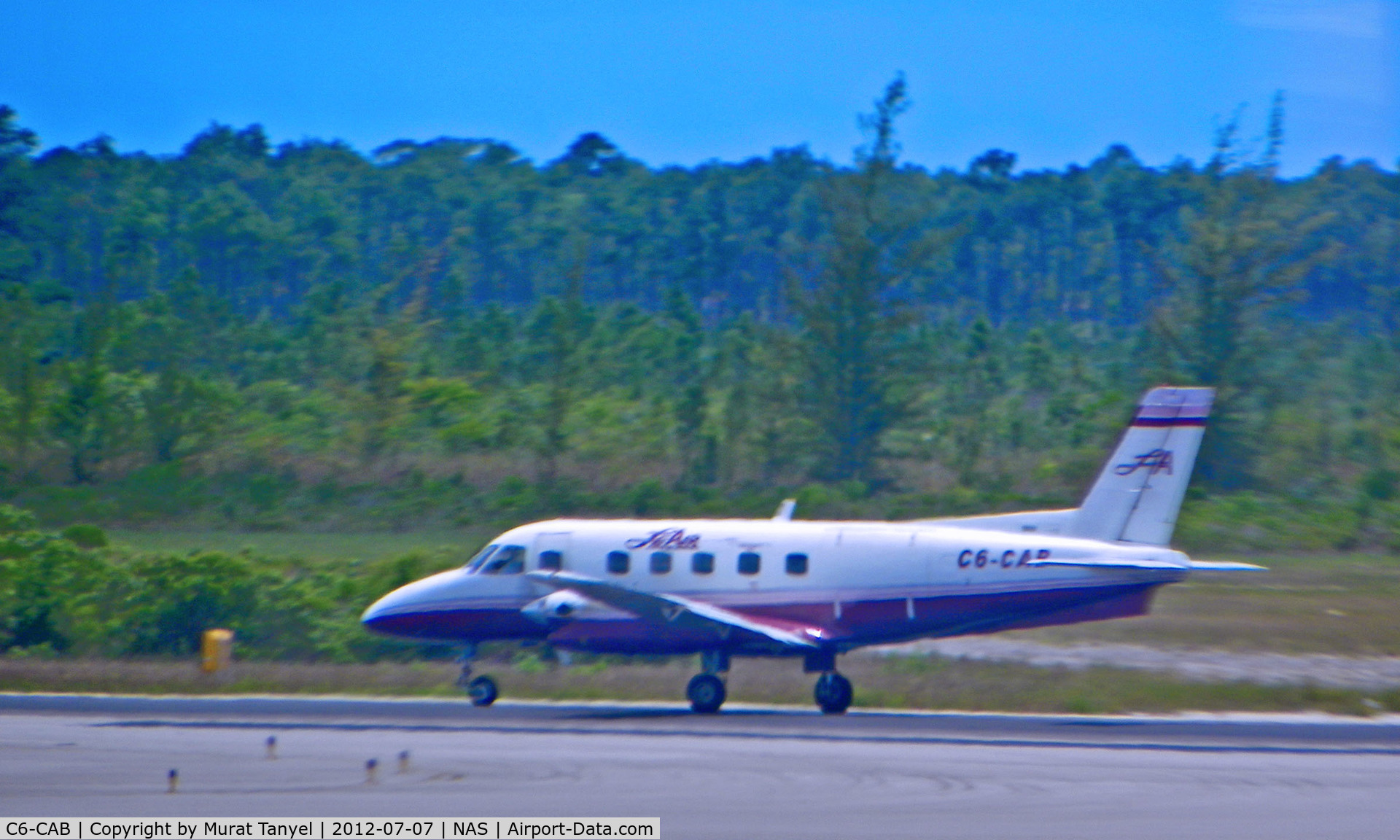 C6-CAB, 1978 Embraer EMB-110P1 Bandeirante C/N 110198, Right after touch-down at NAS