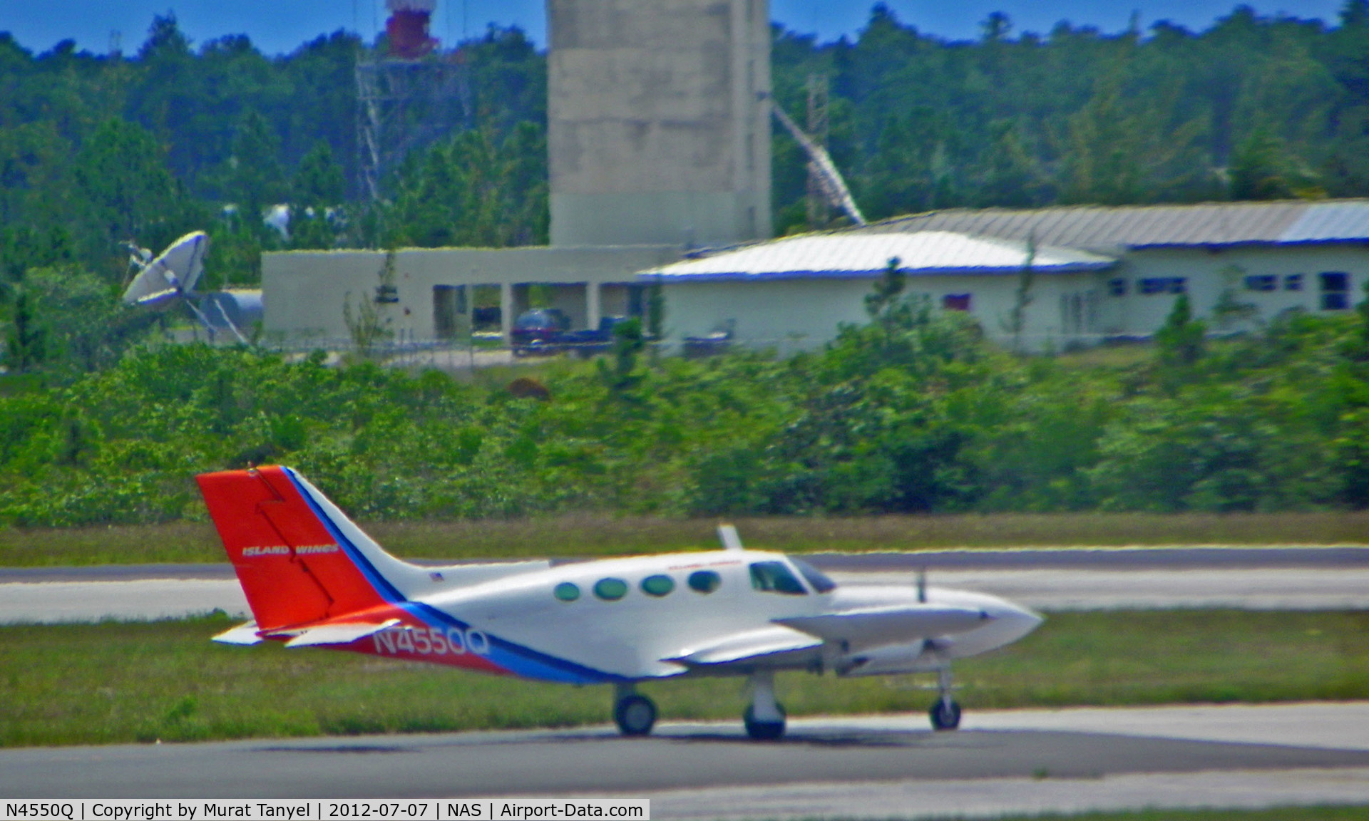 N4550Q, 1969 Cessna 402A C/N 402A0050, Taxiing to take off at NAS