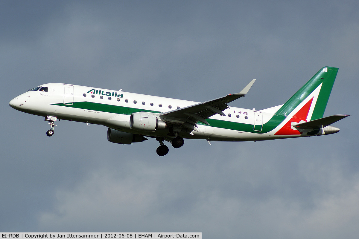 EI-RDB, 2011 Embraer 175LR (ERJ-170-200LR) C/N 17000331, EI-RDB @ EHAM