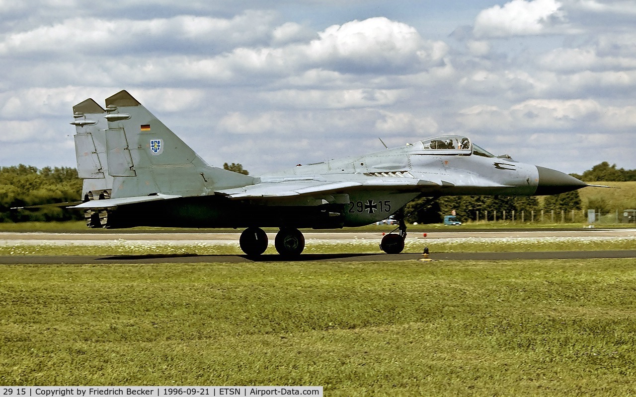 29 15, Mikoyan-Gurevich MiG-29G C/N 2960526300/3704, taxying to the active