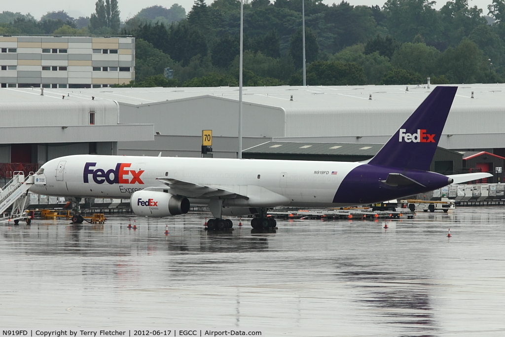 N919FD, 1990 Boeing 757-23A C/N 24636, at Manchester , UK