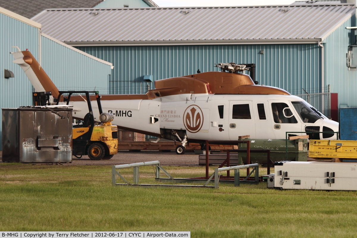 B-MHG, 1997 Sikorsky S-76B C/N 760465, with Eagle Helicopters at Calgary