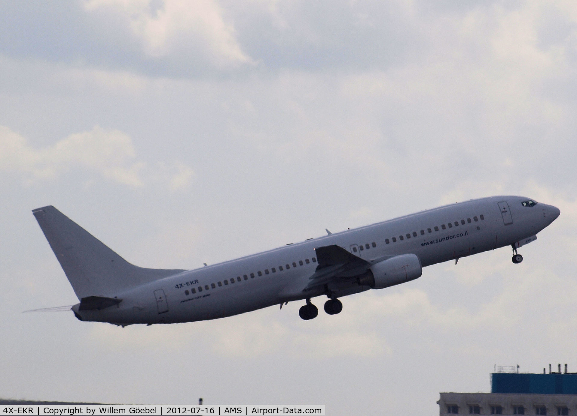 4X-EKR, 2000 Boeing 737-804 C/N 30466, Take off from runway L18 of Schiphol Airport