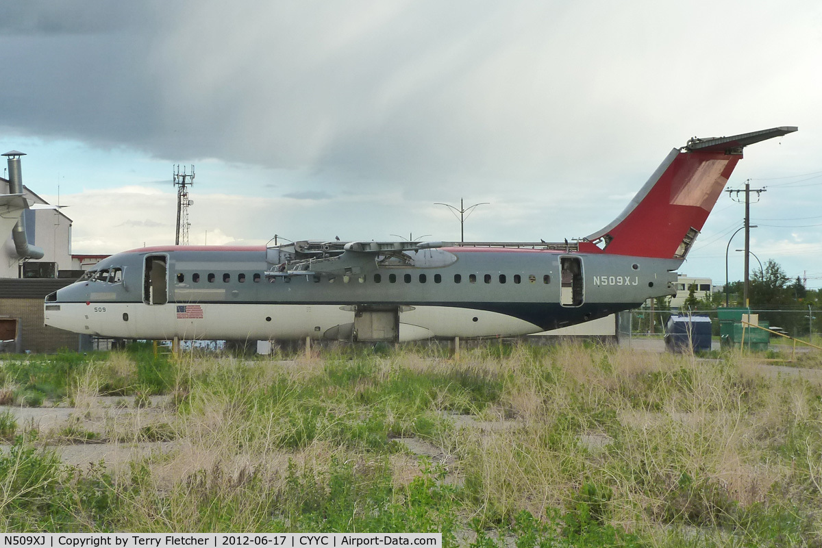 N509XJ, 1998 British Aerospace Avro 146-RJ85A C/N E2321, Derelict at Calgary