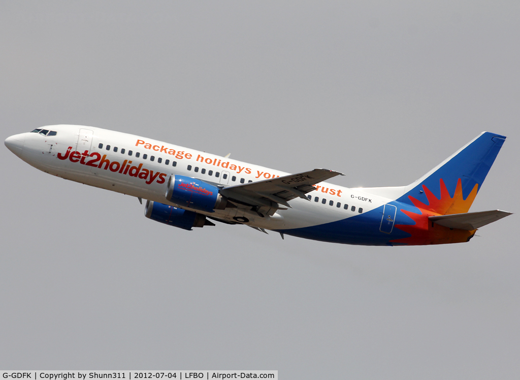 G-GDFK, 1998 Boeing 737-36N C/N 28572, Taking off from rwy 32L in Jet2 holidays c/s