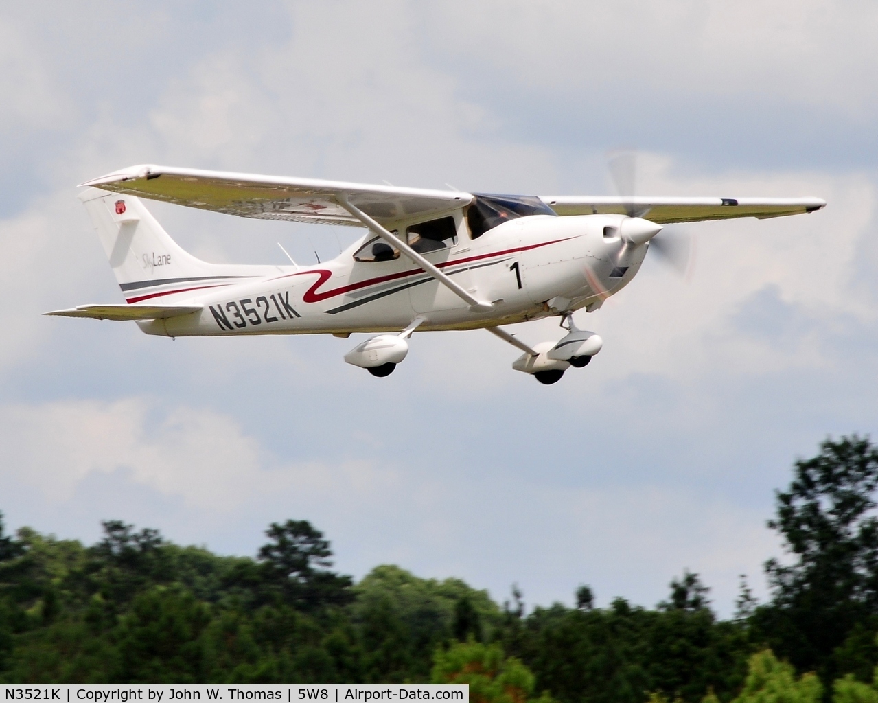 N3521K, 2002 Cessna 182T Skylane C/N 18280998, Departing runway 22
