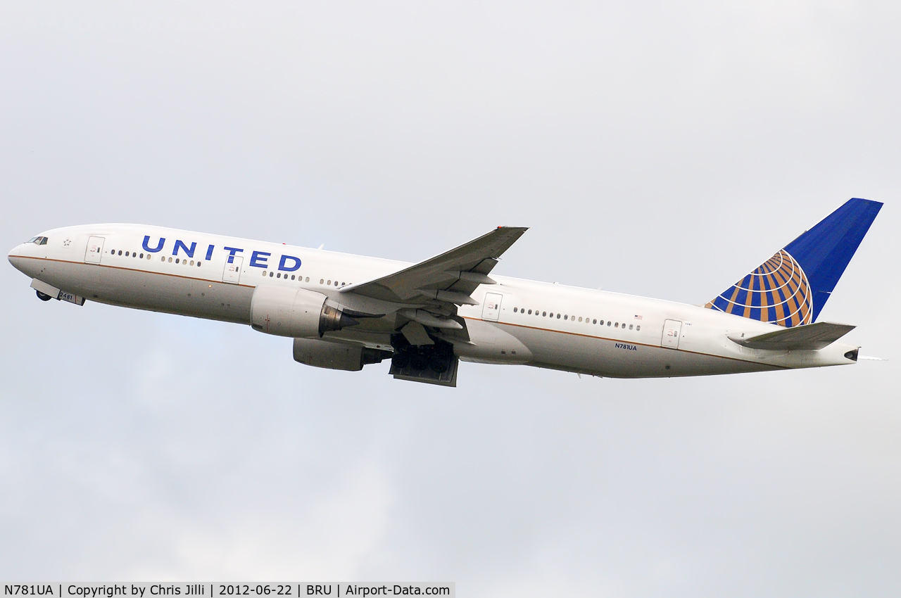 N781UA, 1996 Boeing 777-222 C/N 26945, United Airlines