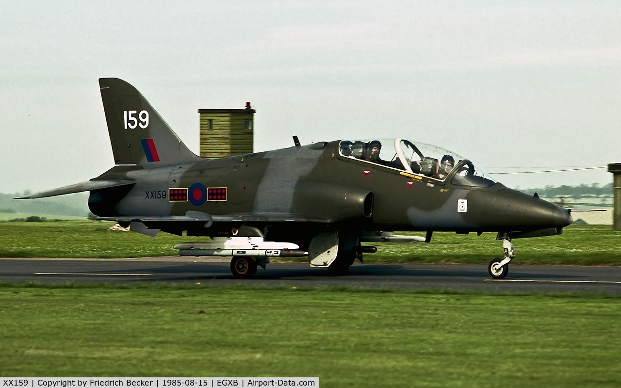 XX159, 1979 Hawker Siddeley Hawk T.1A C/N 005/312005, taxying to the active