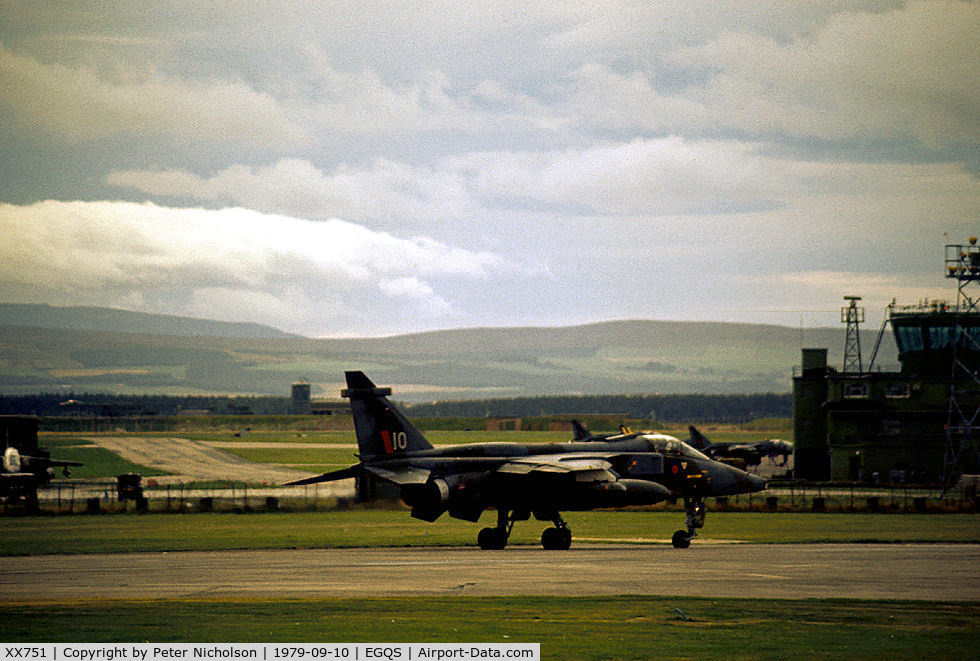 XX751, 1974 Sepecat Jaguar GR.1 C/N S.48, Jaguar GR.1 of 226 Operational Conversion Unit preparing for take-off at RAF Lossiemouth in September 1979.
