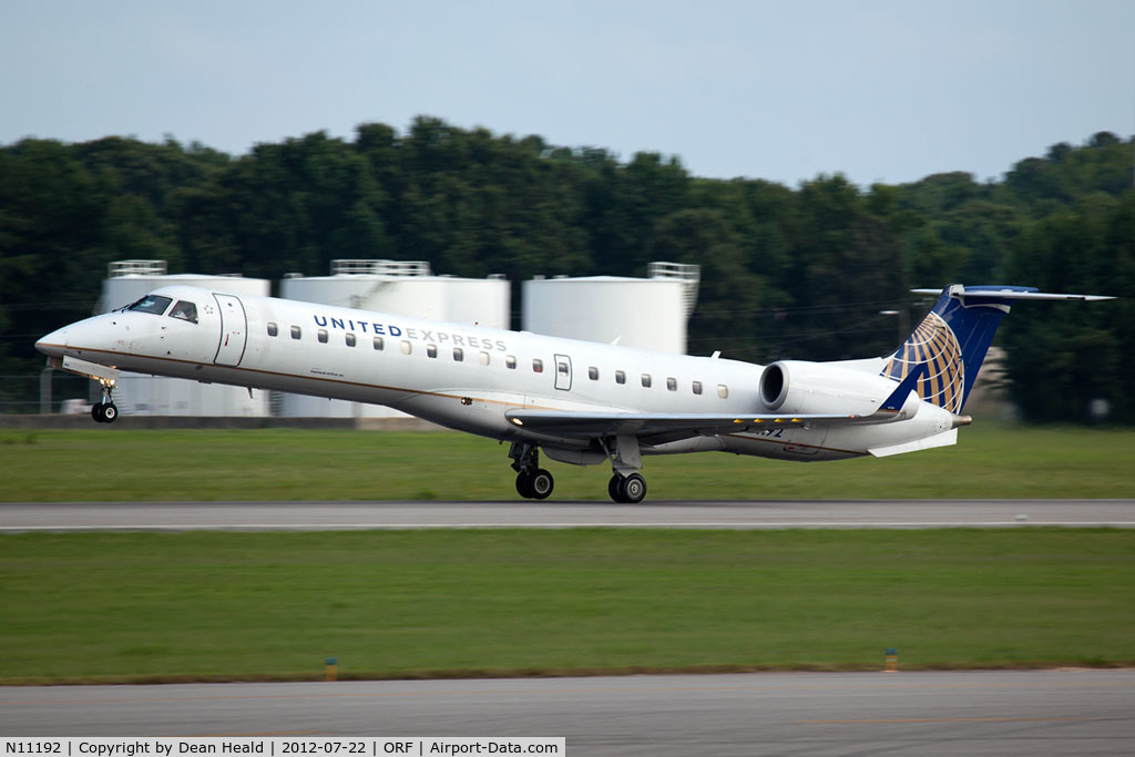 N11192, 2005 Embraer ERJ-145XR (EMB-145XR) C/N 14500936, United Express (ExpressJet Airlines) N11192 (FLT ASQ5995) departing RWY 5 en route to Chicago O'Hare Int'l (KORD).