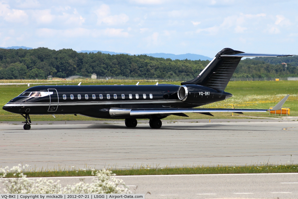 VQ-BKI, 2009 Bombardier BD-700-1A10 Global Express C/N 9342, Taxiing for departure in 05