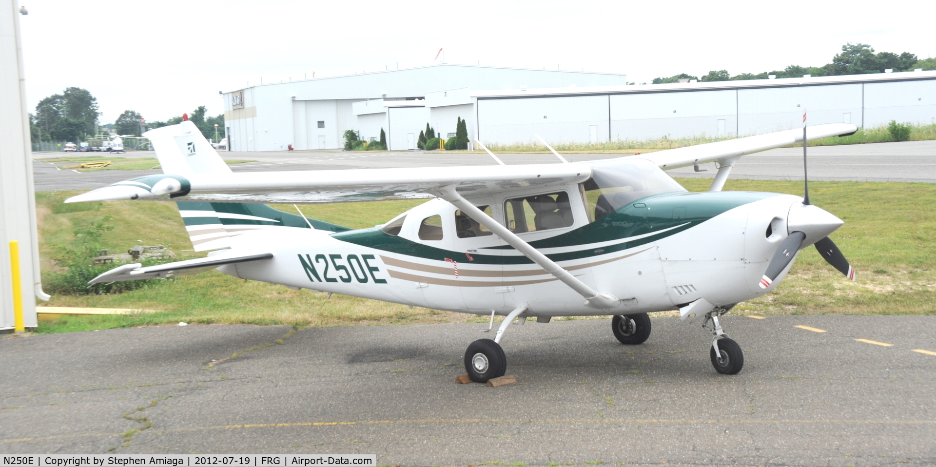 N250E, 2005 Cessna 206H Stationair C/N 20608250, Atlantic Ramp